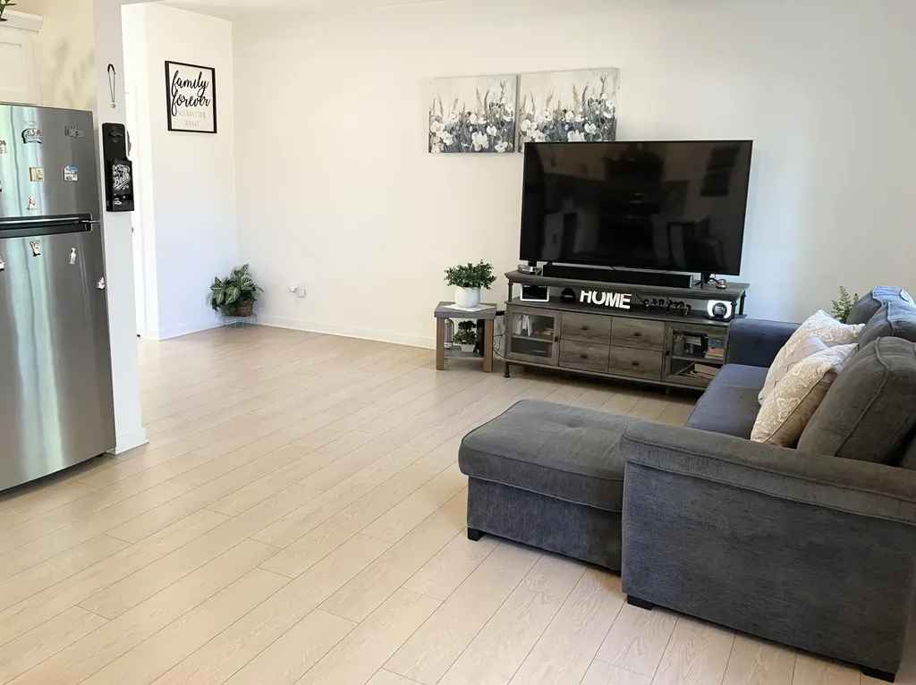 392 Harbor Town Court Holland City MI 49423