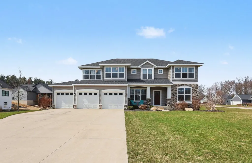 2803 Pinehill Drive Park Township MI 49424