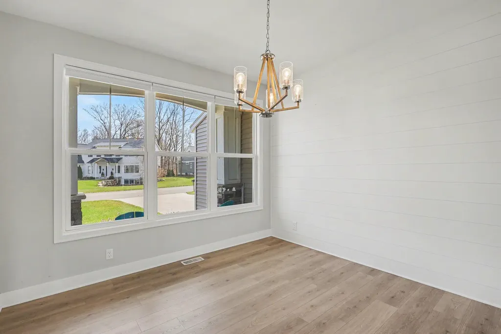 2803 Pinehill Drive Park Township MI 49424