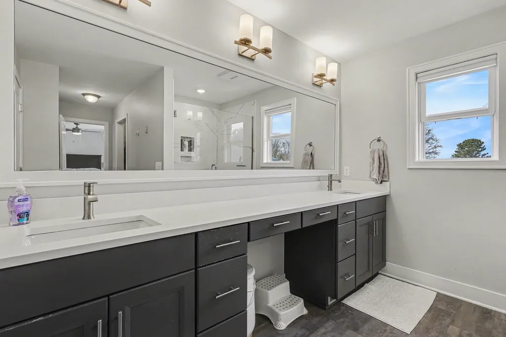 2803 Pinehill Drive Park Township MI 49424