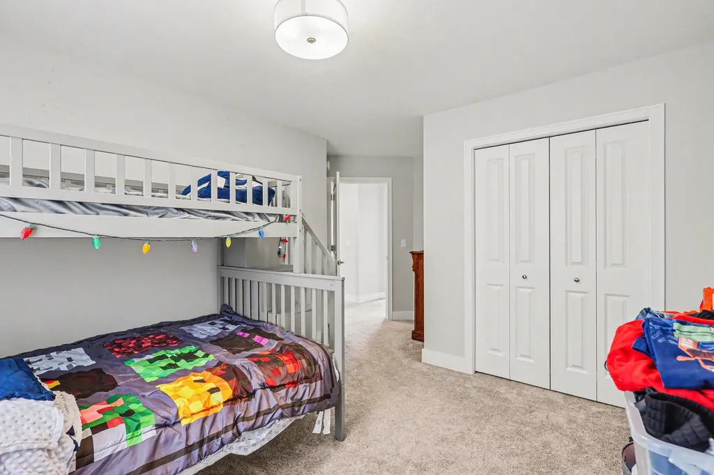 2803 Pinehill Drive Park Township MI 49424