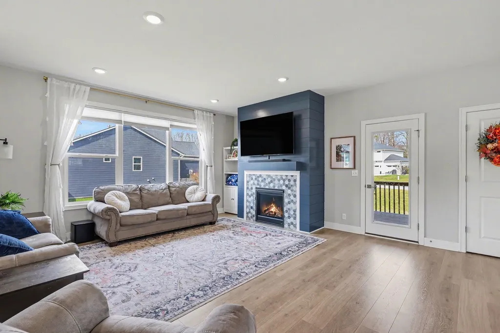 2803 Pinehill Drive Park Township MI 49424
