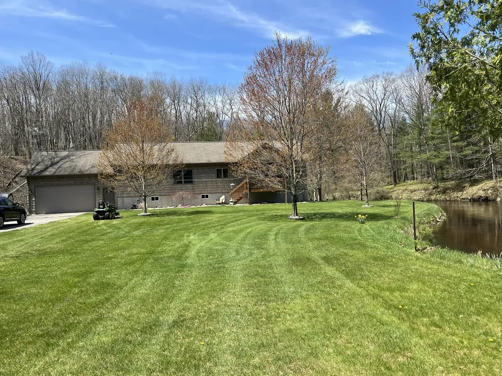 6425 S Taylor Road Logan Township MI 49402