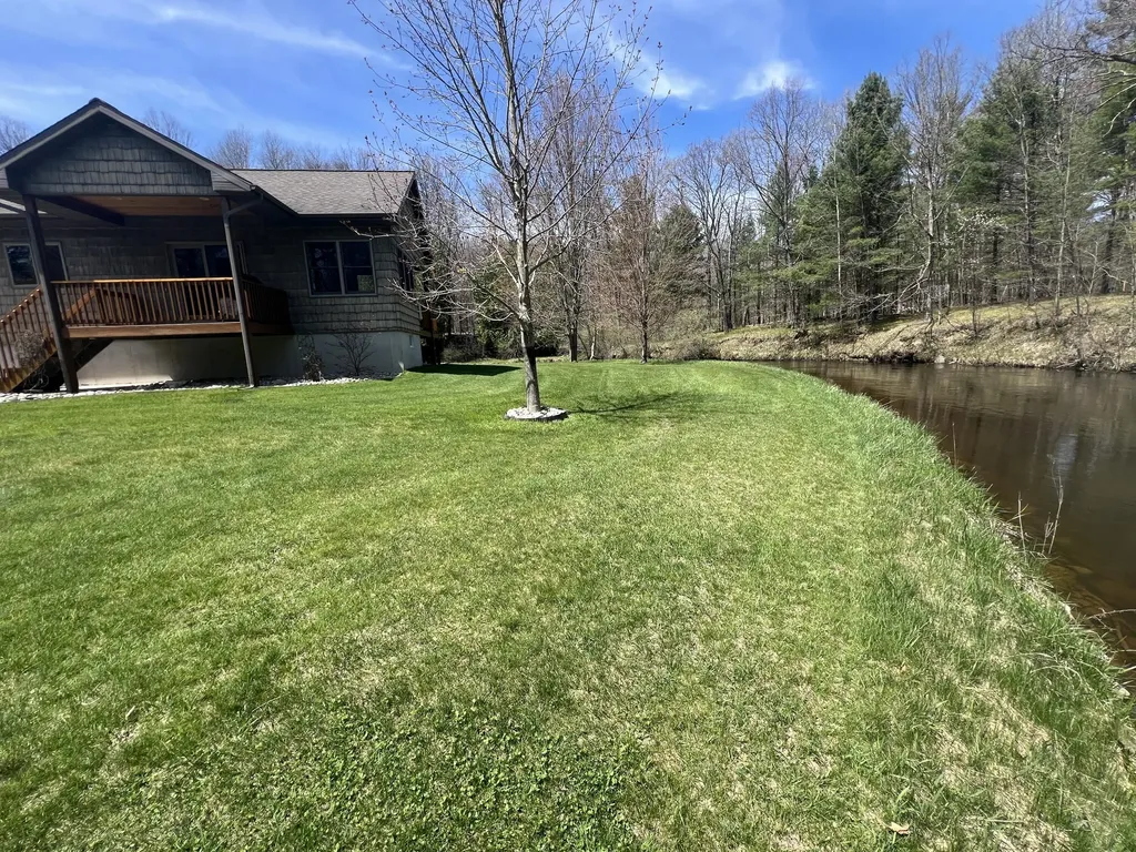 6425 S Taylor Road Logan Township MI 49402