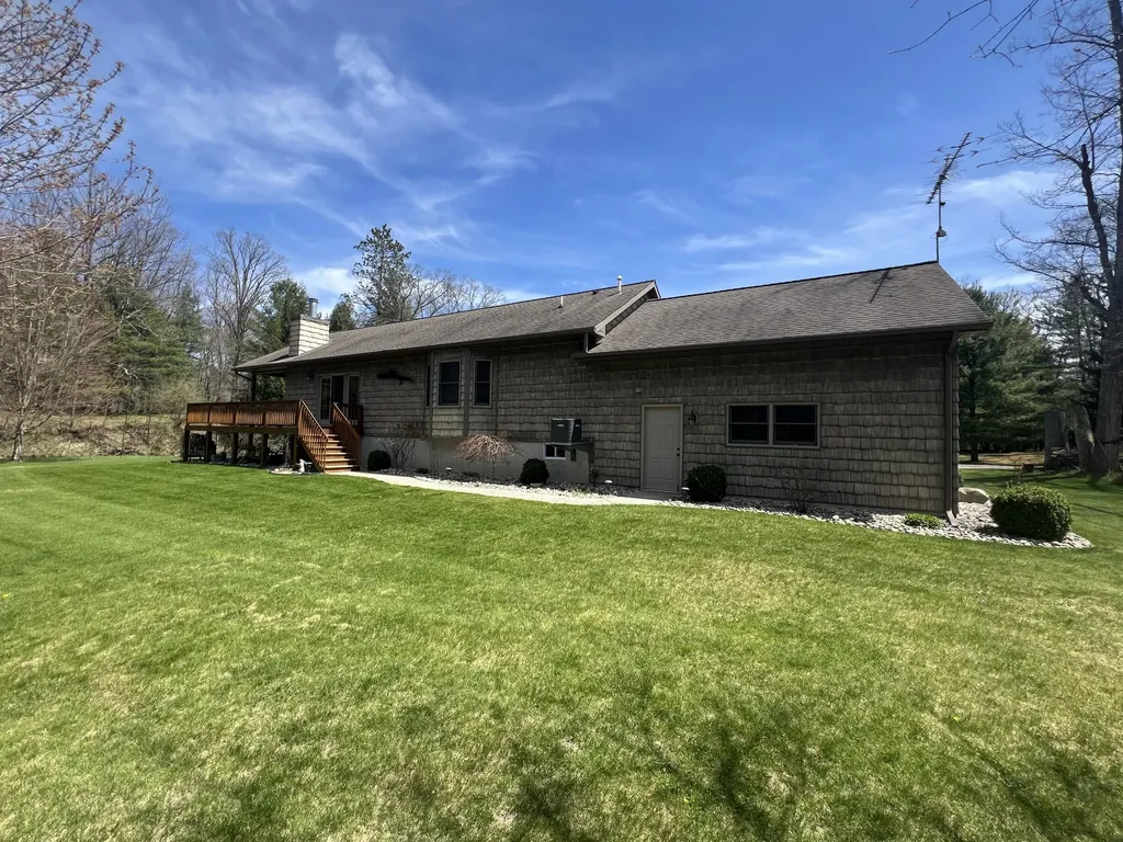6425 S Taylor Road Logan Township MI 49402