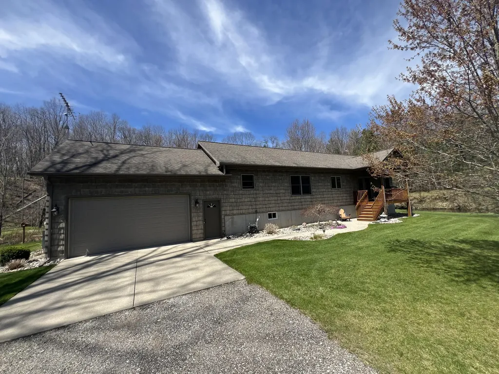 6425 S Taylor Road Logan Township MI 49402