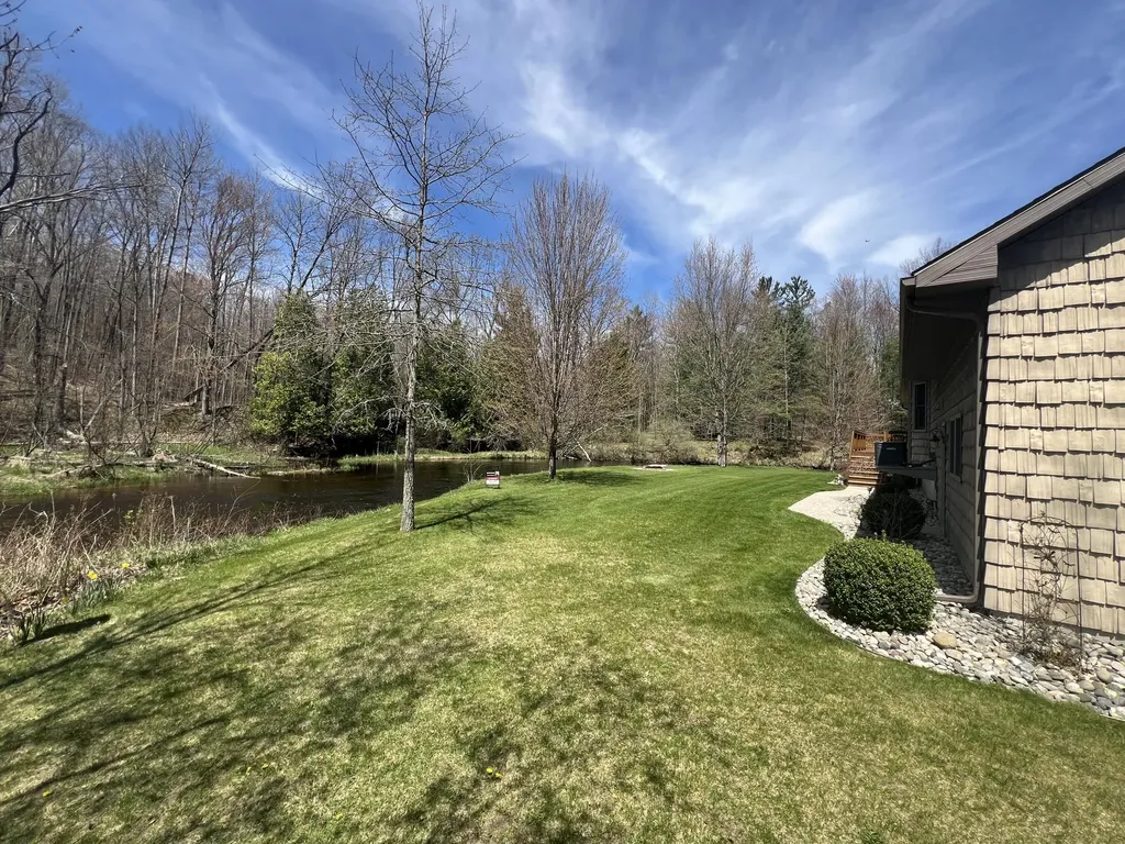 6425 S Taylor Road Logan Township MI 49402