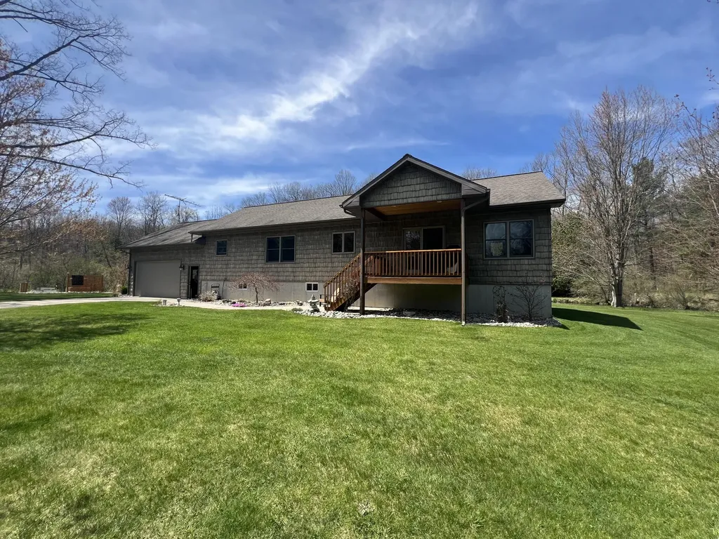 6425 S Taylor Road Logan Township MI 49402