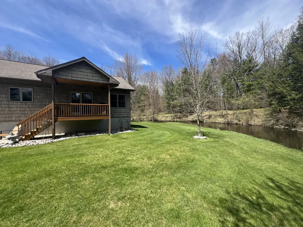 6425 S Taylor Road Logan Township MI 49402