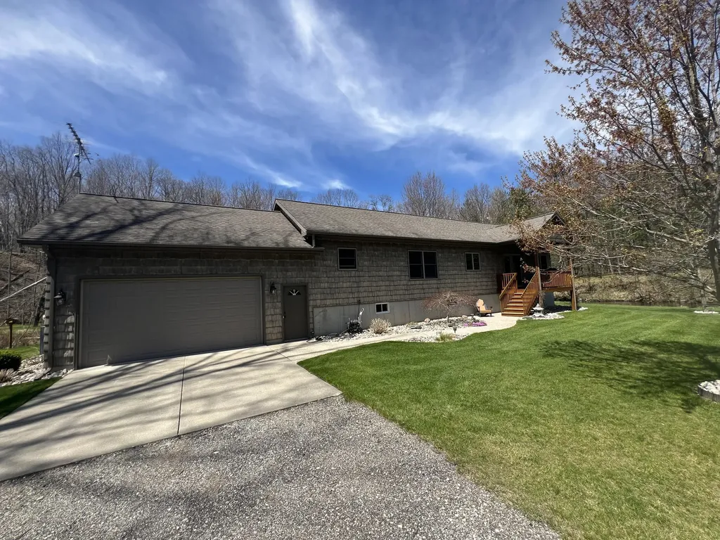 6425 S Taylor Road Logan Township MI 49402