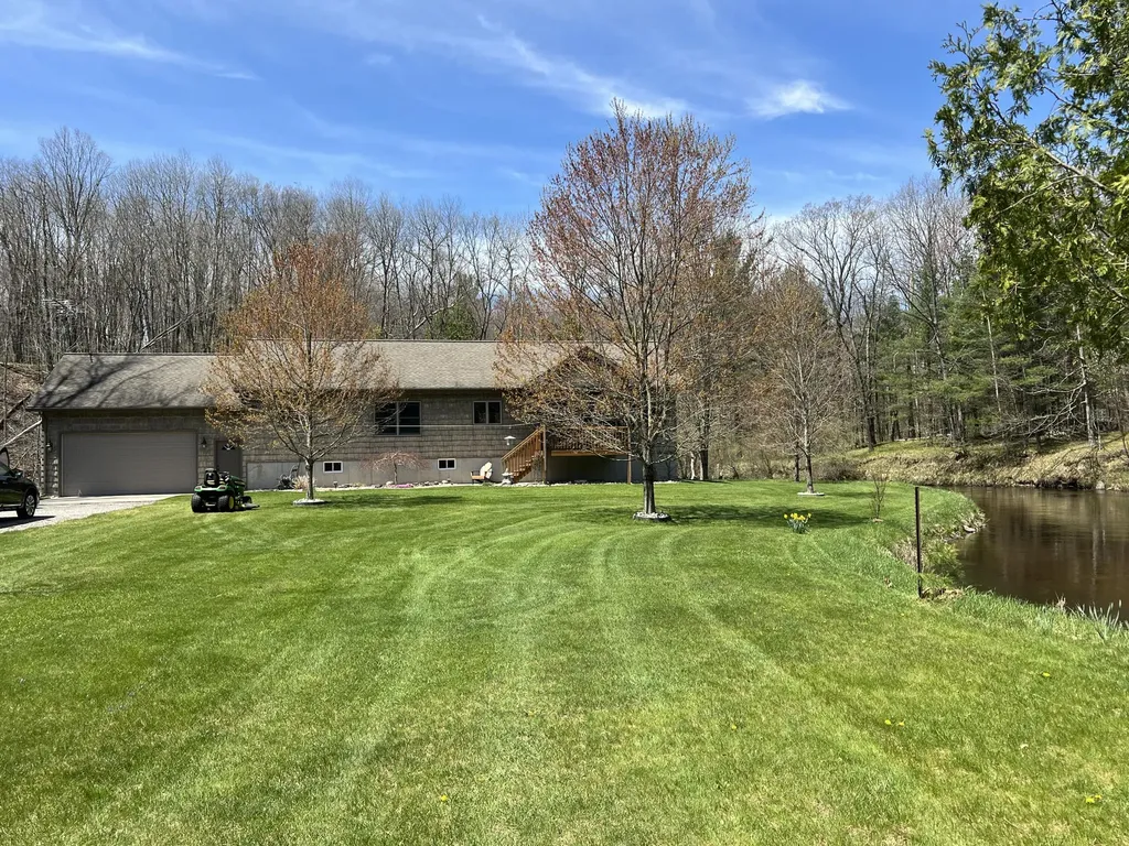 6425 S Taylor Road Logan Township MI 49402