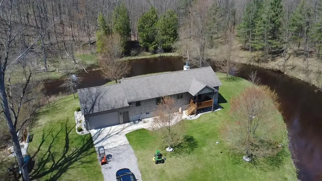 6425 S Taylor Road Logan Township MI 49402