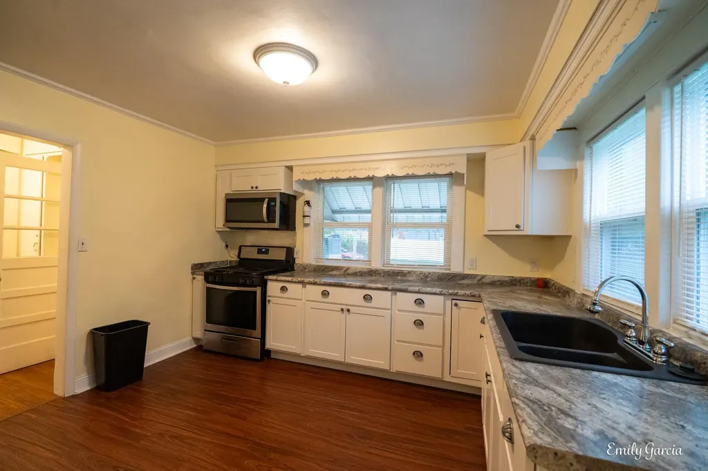 1151 W Dale Avenue Muskegon City MI 49441