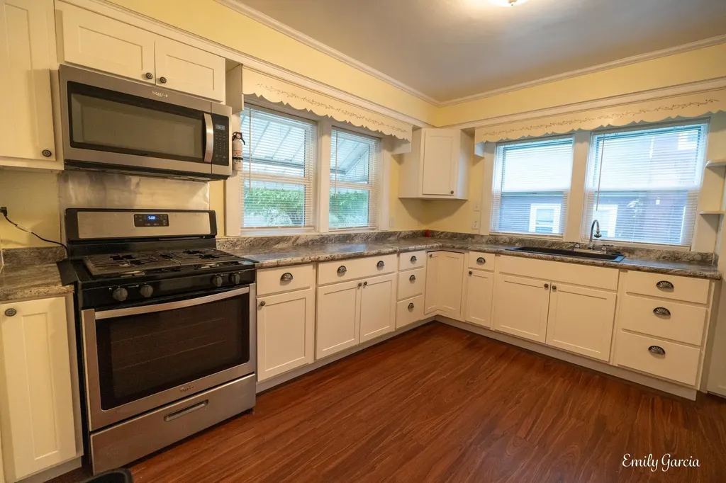 1151 W Dale Avenue Muskegon City MI 49441