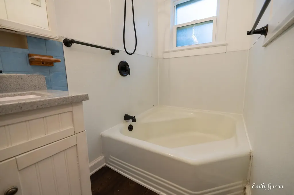 1151 W Dale Avenue Muskegon City MI 49441