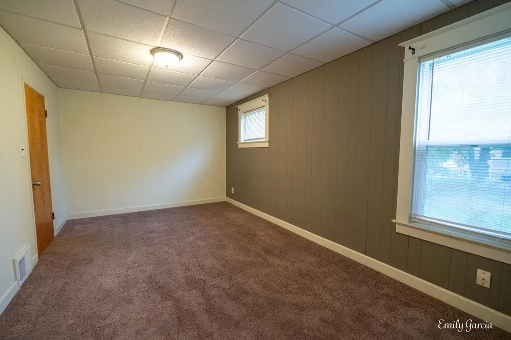 1151 W Dale Avenue Muskegon City MI 49441