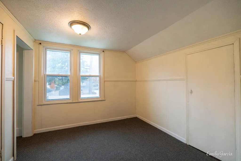 1151 W Dale Avenue Muskegon City MI 49441