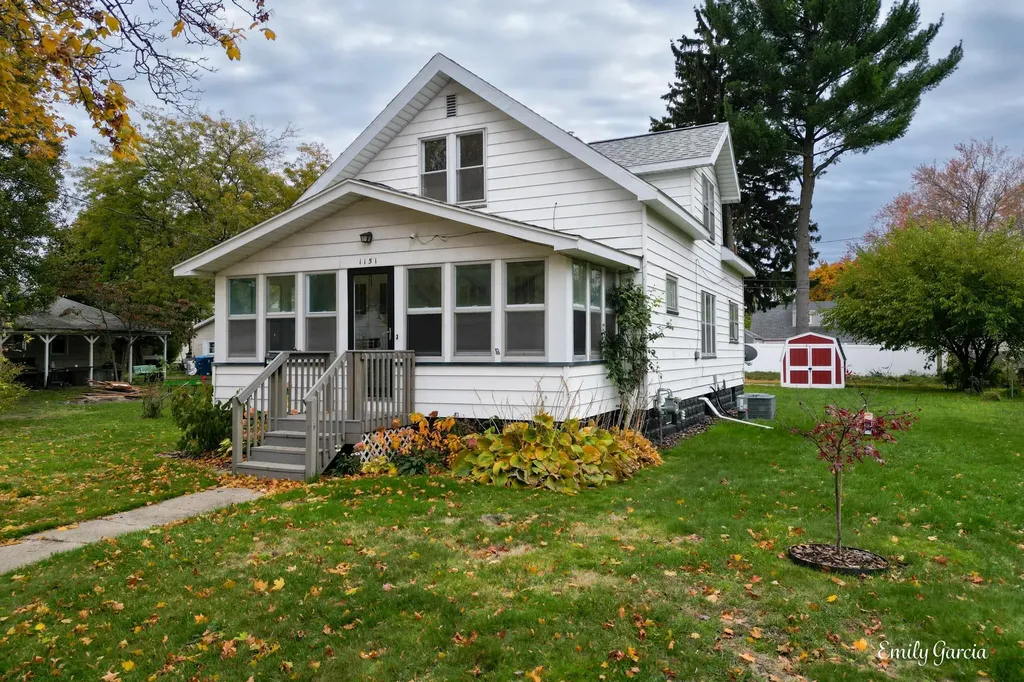 1151 W Dale Avenue Muskegon City MI 49441