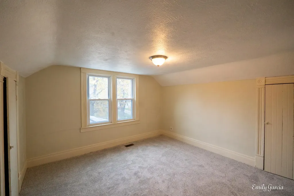 1151 W Dale Avenue Muskegon City MI 49441