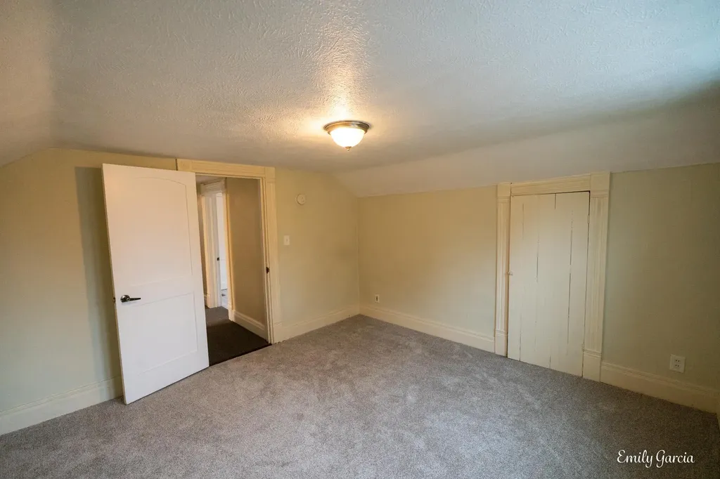 1151 W Dale Avenue Muskegon City MI 49441