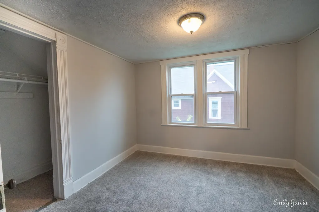 1151 W Dale Avenue Muskegon City MI 49441