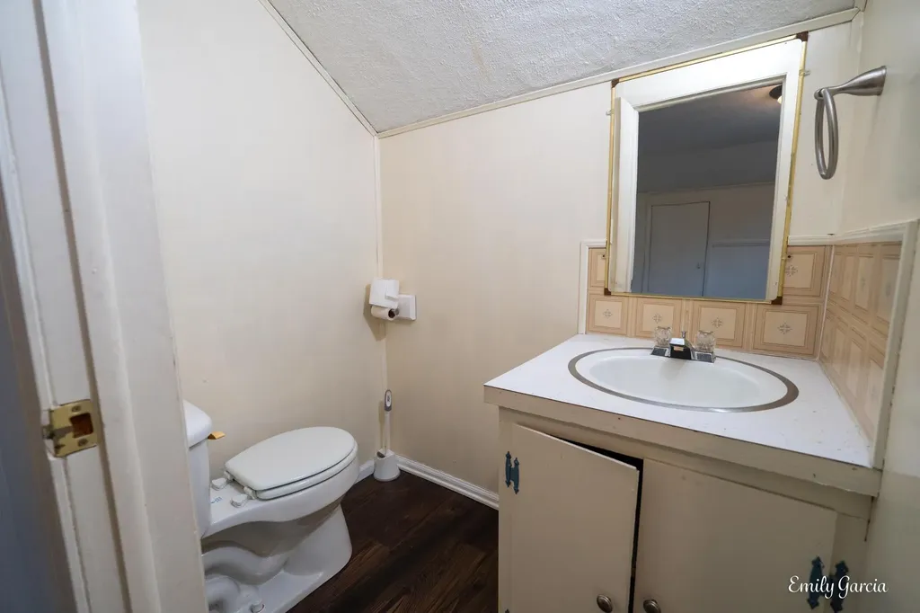 1151 W Dale Avenue Muskegon City MI 49441