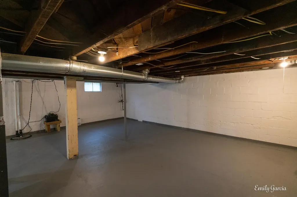 1151 W Dale Avenue Muskegon City MI 49441