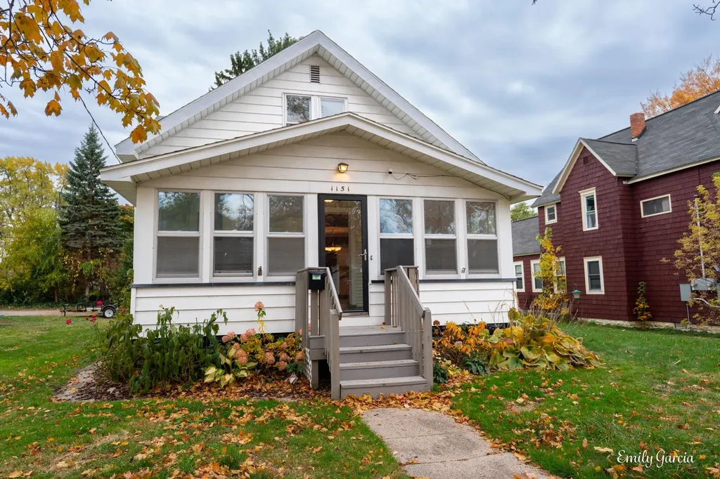1151 W Dale Avenue Muskegon City MI 49441