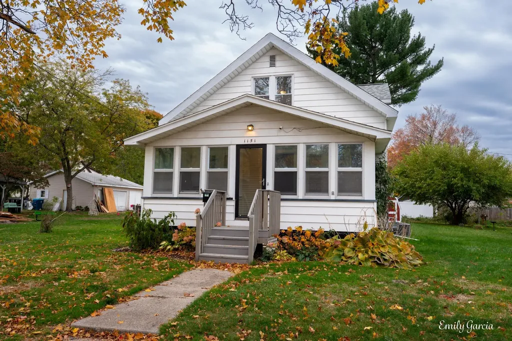 1151 W Dale Avenue Muskegon City MI 49441
