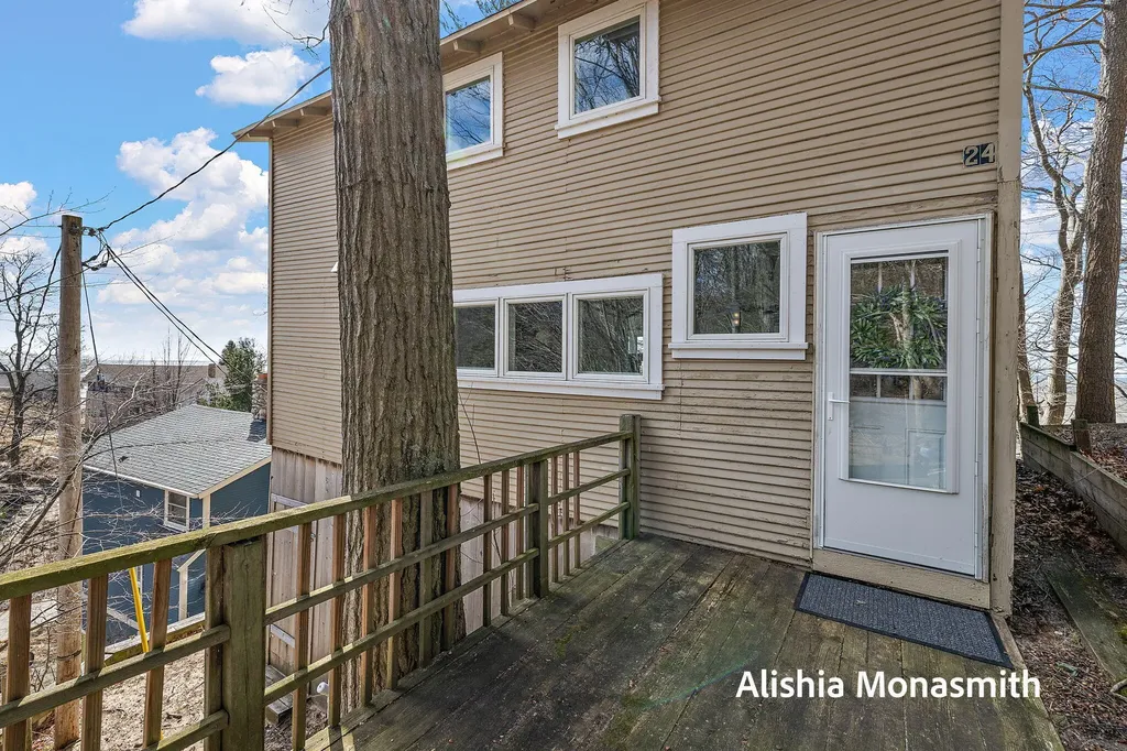 15058 Stickney Ridge Road Grand Haven Charter Township MI 49417