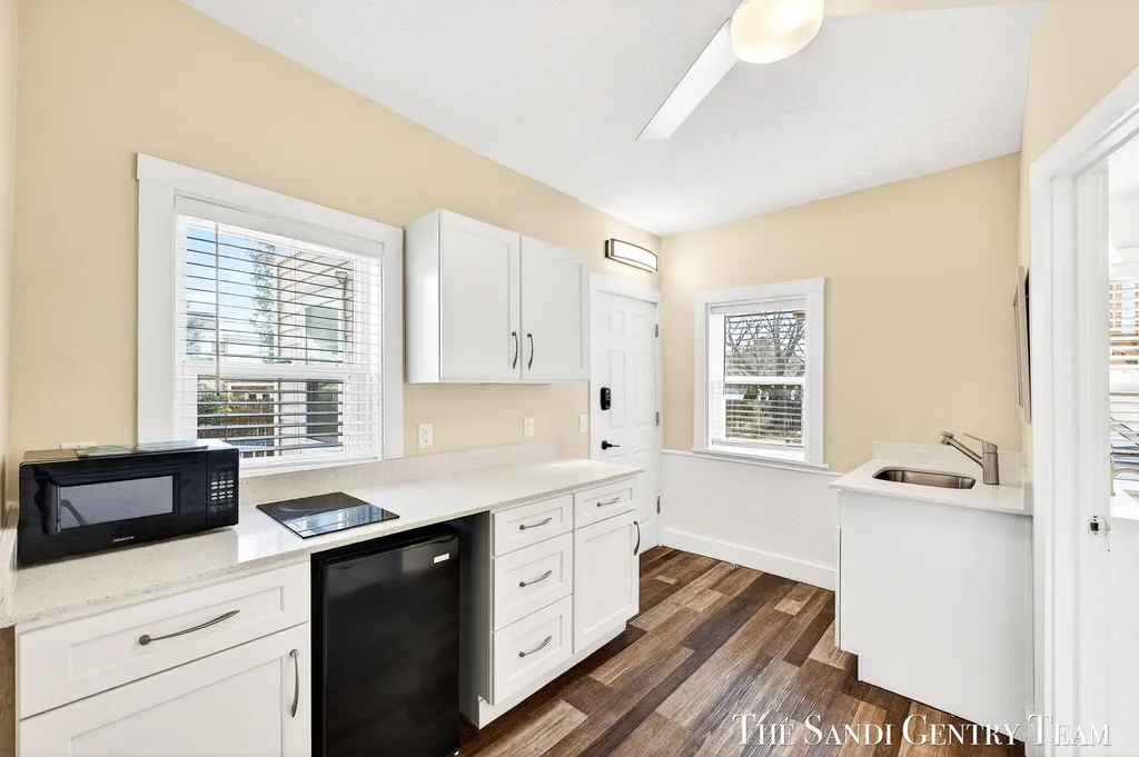 209 Clinton Avenue Grand Haven City MI 49417