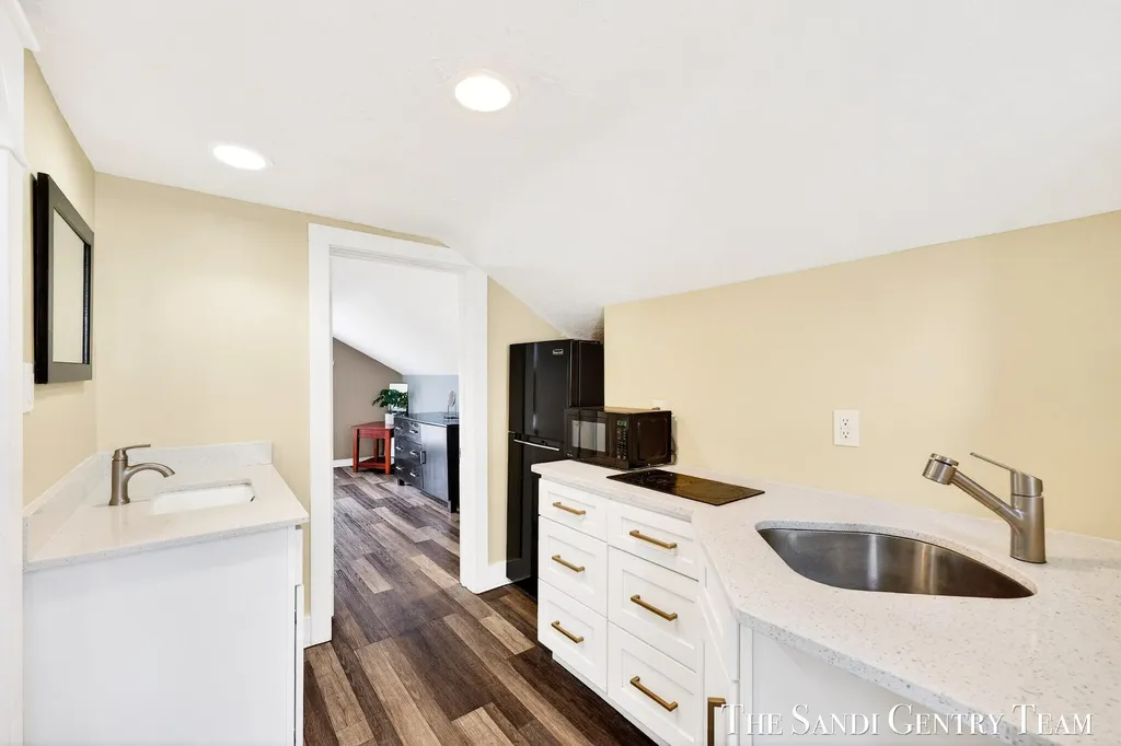 209 Clinton Avenue Grand Haven City MI 49417