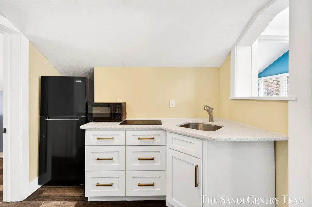 209 Clinton Avenue Grand Haven City MI 49417