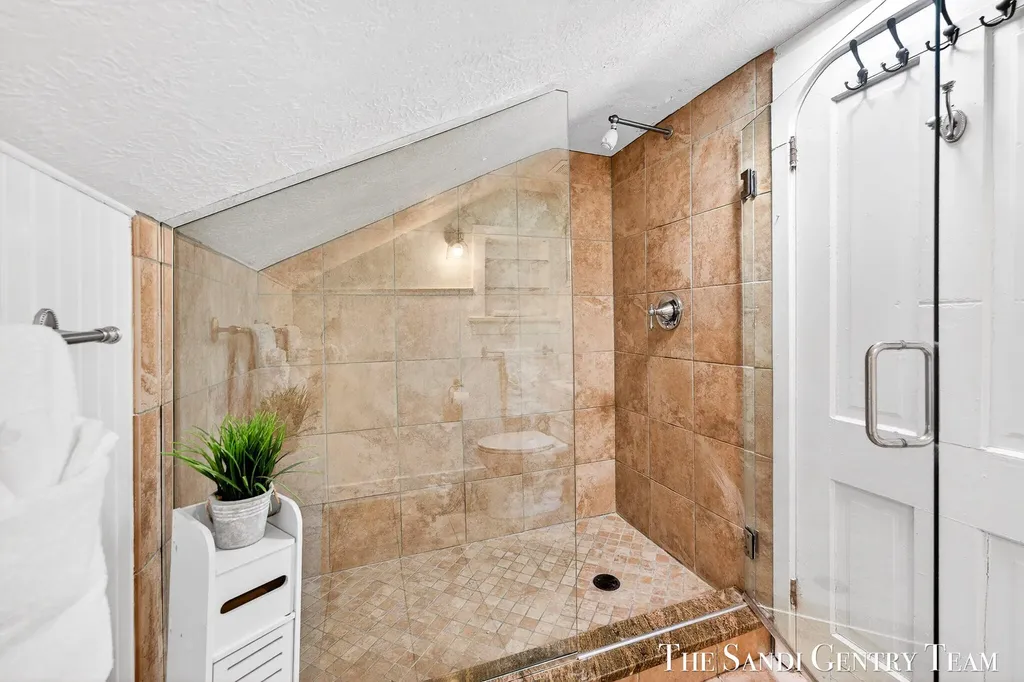 209 Clinton Avenue Grand Haven City MI 49417