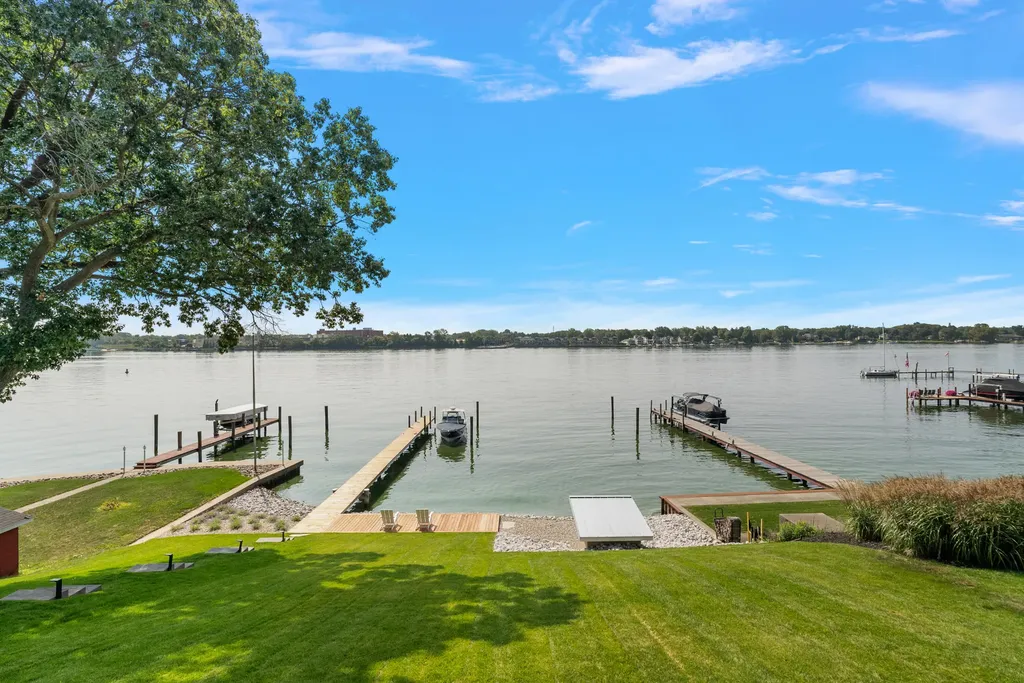 602 Lawn Avenue Holland Charter Township MI 49424