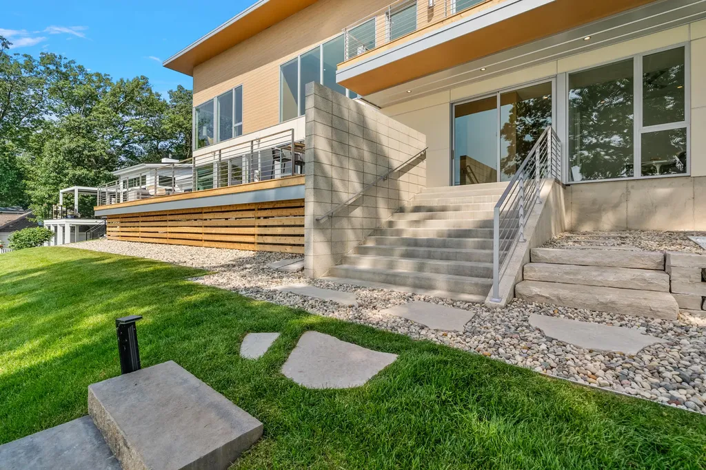 602 Lawn Avenue Holland Charter Township MI 49424