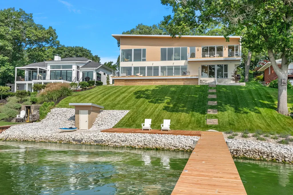 602 Lawn Avenue Holland Charter Township MI 49424