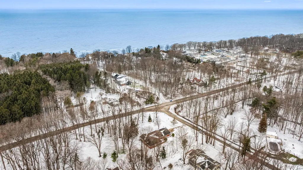 2095 Lakeshore Drive Ganges Township MI 49408