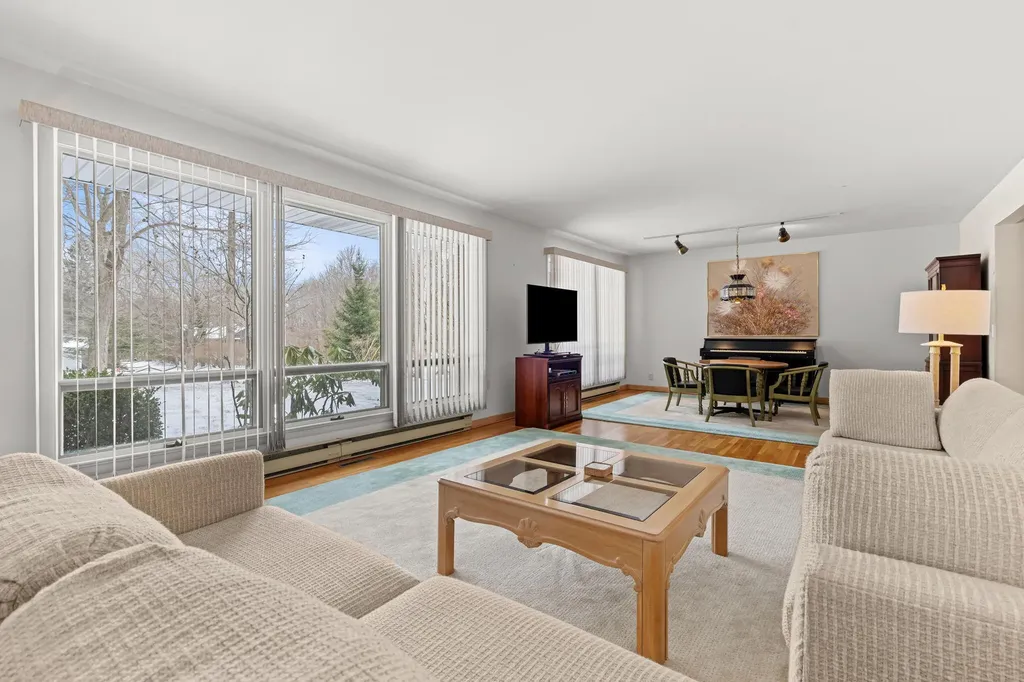 2095 Lakeshore Drive Ganges Township MI 49408