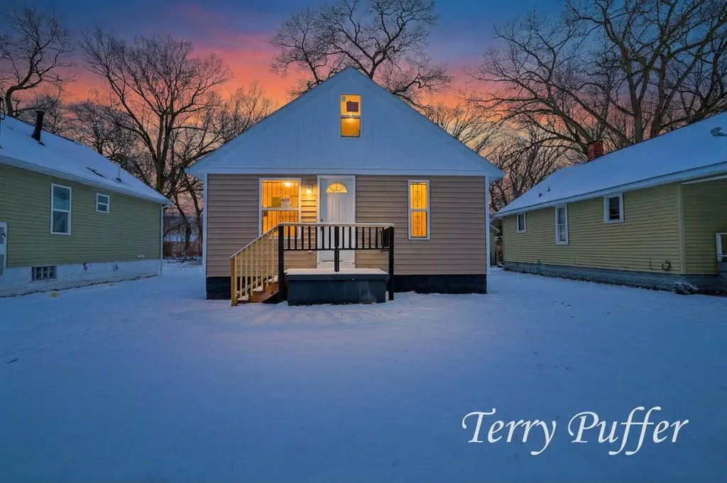 3025 Waalkes Street Muskegon Heights City MI 49444