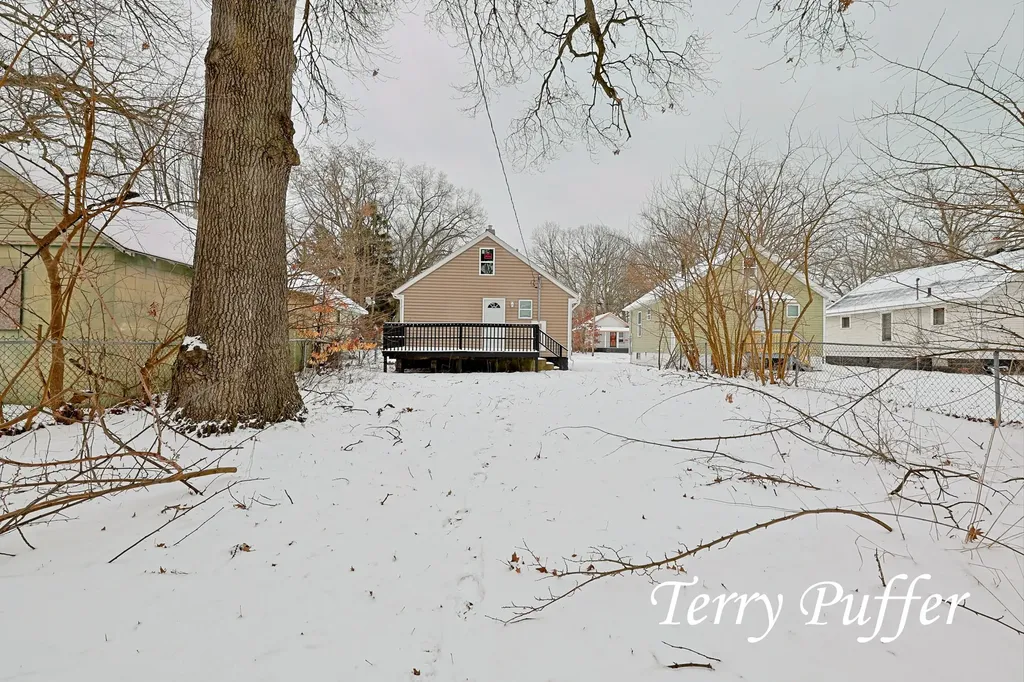 3025 Waalkes Street Muskegon Heights City MI 49444