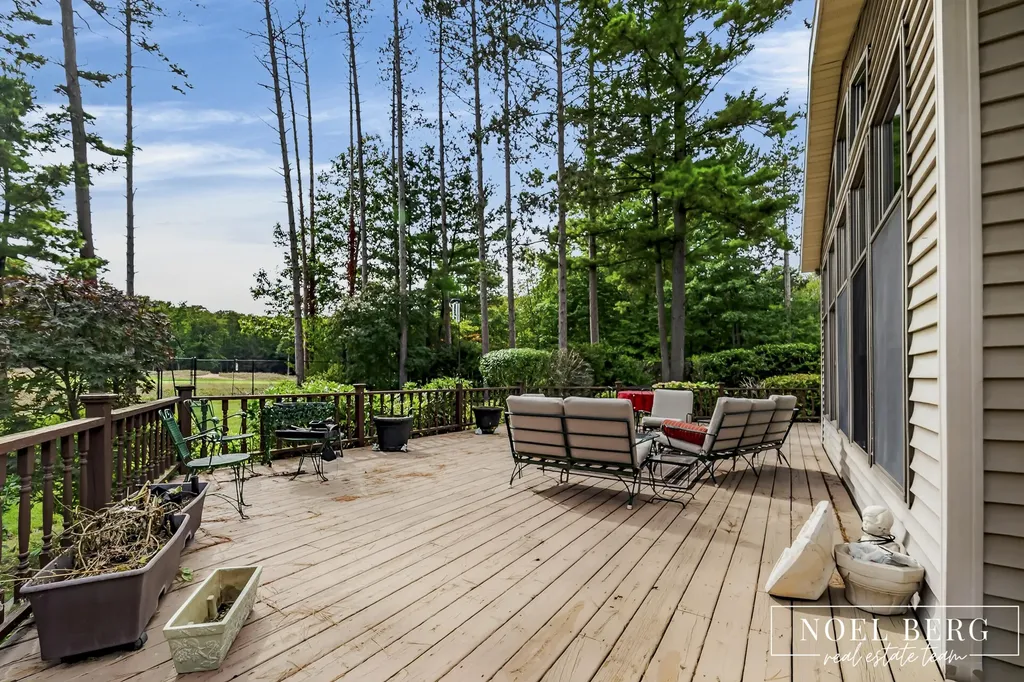 17218 Timber Dunes Drive Grand Haven Charter Township MI 49417