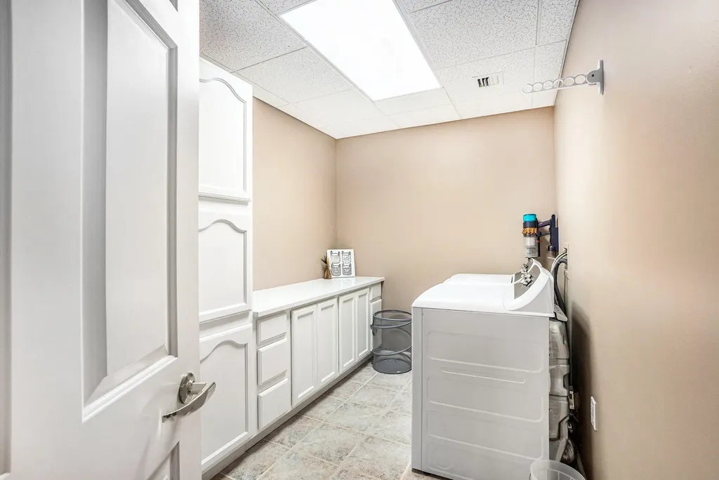 2964 Lakeshore Drive Muskegon City MI 49441