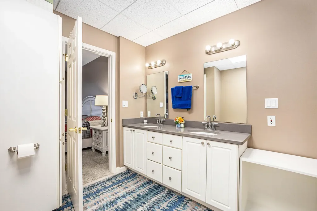2964 Lakeshore Drive Muskegon City MI 49441