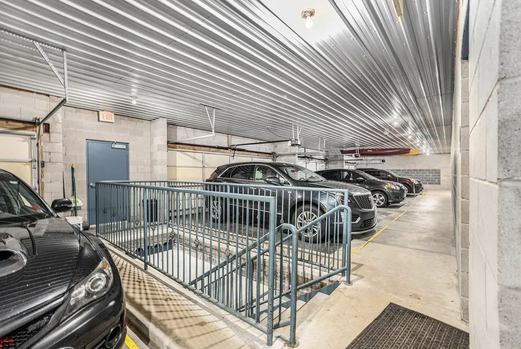 2964 Lakeshore Drive Muskegon City MI 49441