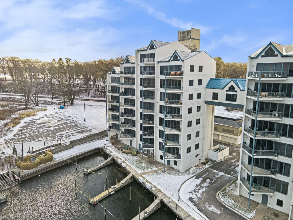 2964 Lakeshore Drive Muskegon City MI 49441