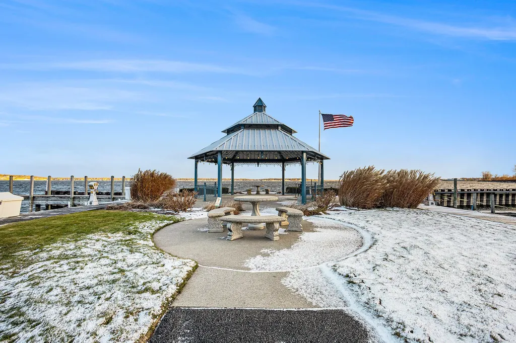 2964 Lakeshore Drive Muskegon City MI 49441
