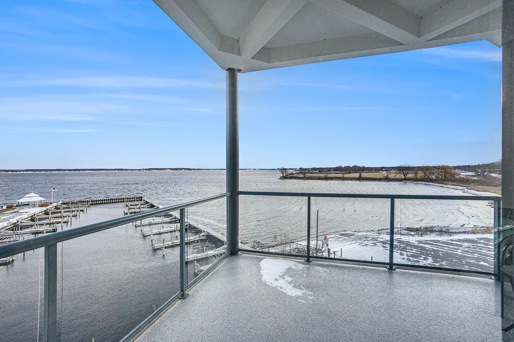 2964 Lakeshore Drive Muskegon City MI 49441