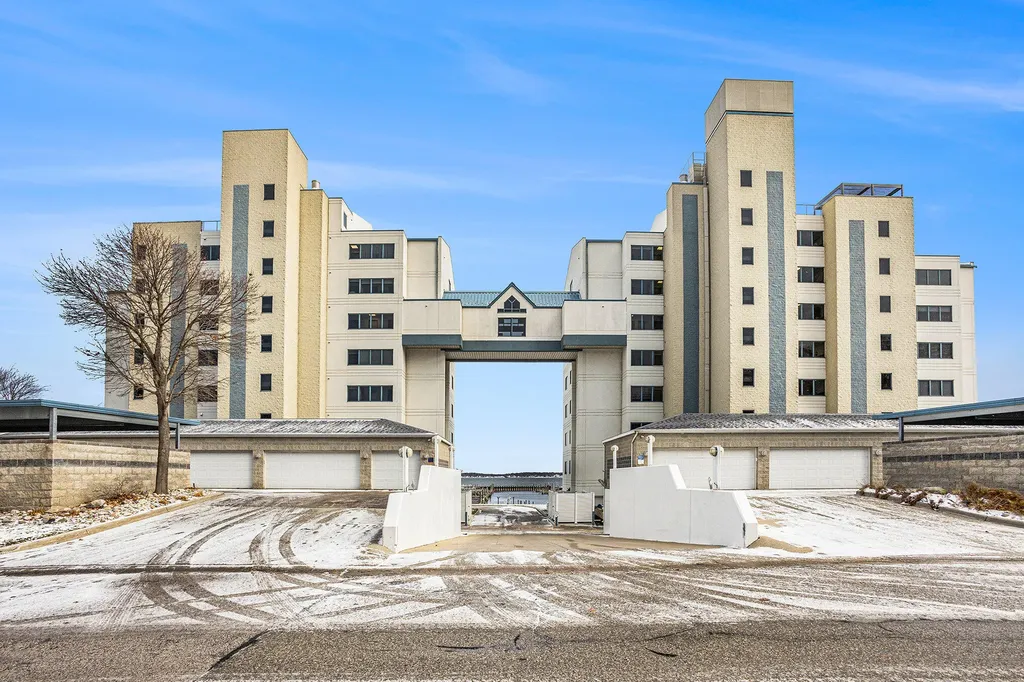 2964 Lakeshore Drive Muskegon City MI 49441