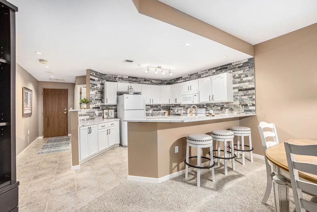 2964 Lakeshore Drive Muskegon City MI 49441
